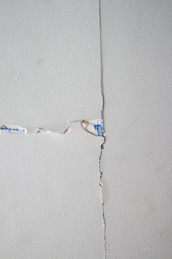 Drywall Cracks Are They Dangerous Carson Richard Kitchen Bath